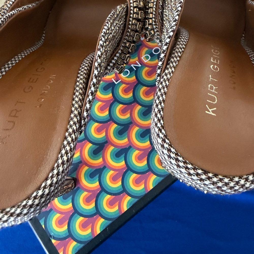 Kurt Geiger Elegant Brown Houndstooth Heels - Picture 3 of 5